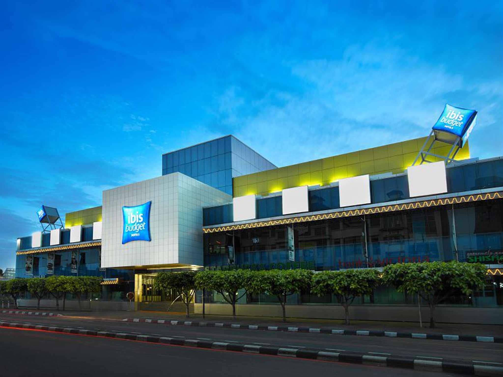 Ibis Budget Jakarta Menteng Exterior photo