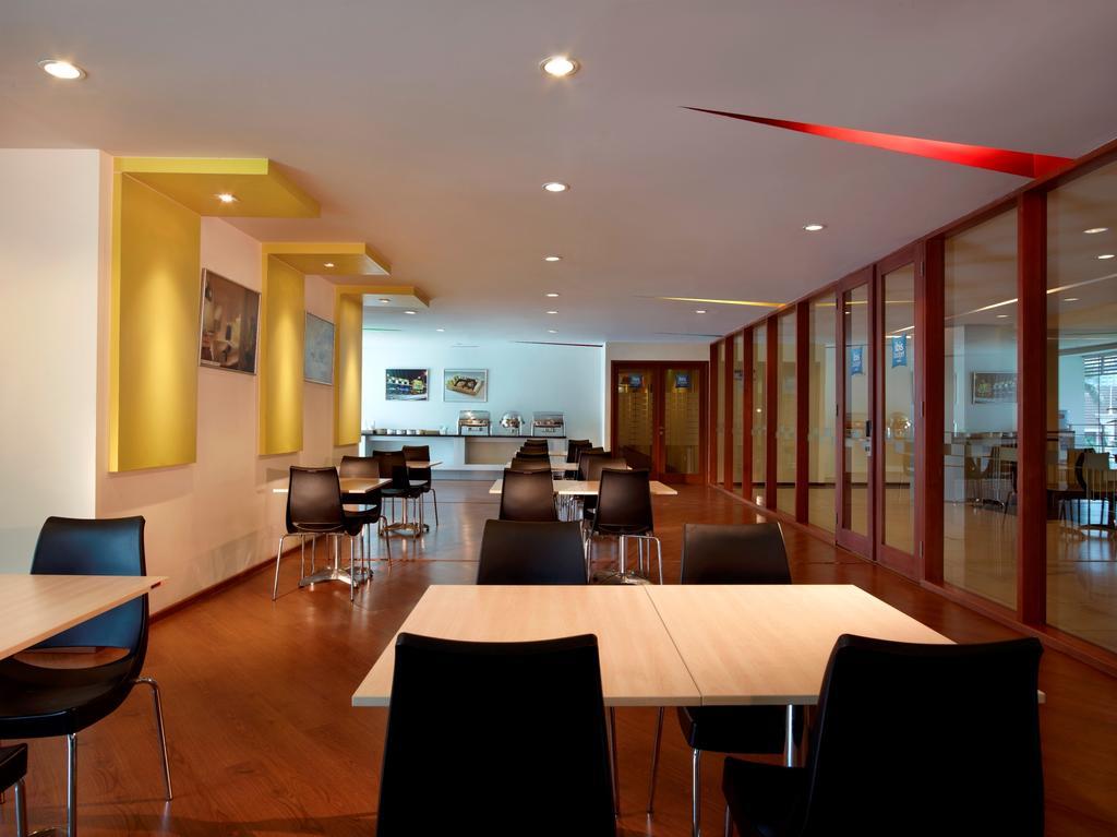 Ibis Budget Jakarta Menteng Exterior photo