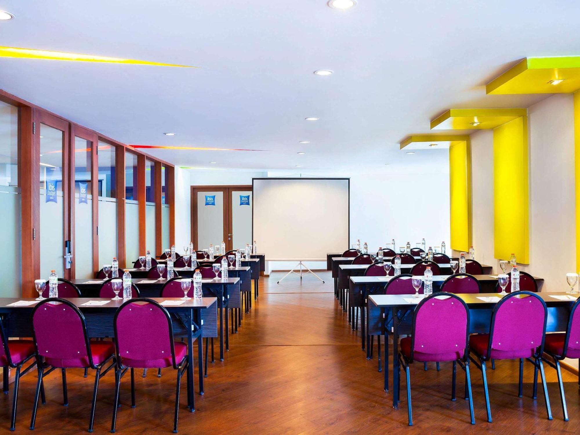 Ibis Budget Jakarta Menteng Exterior photo