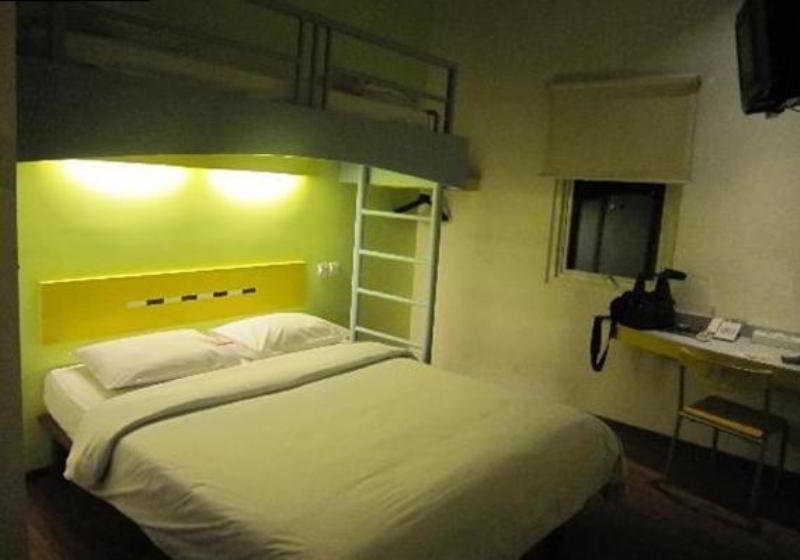 Ibis Budget Jakarta Menteng Exterior photo