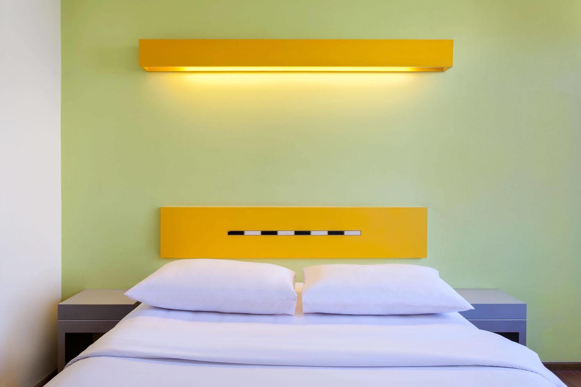 Ibis Budget Jakarta Menteng Exterior photo