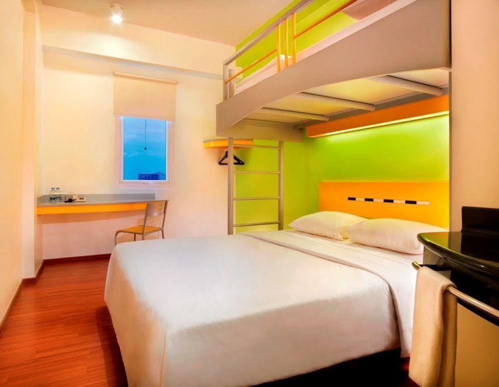 Ibis Budget Jakarta Menteng Exterior photo